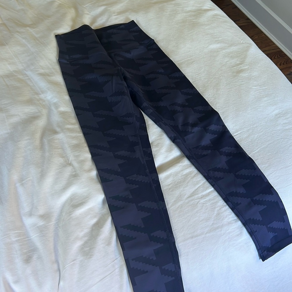 Alo houndstooth navy leggings xs